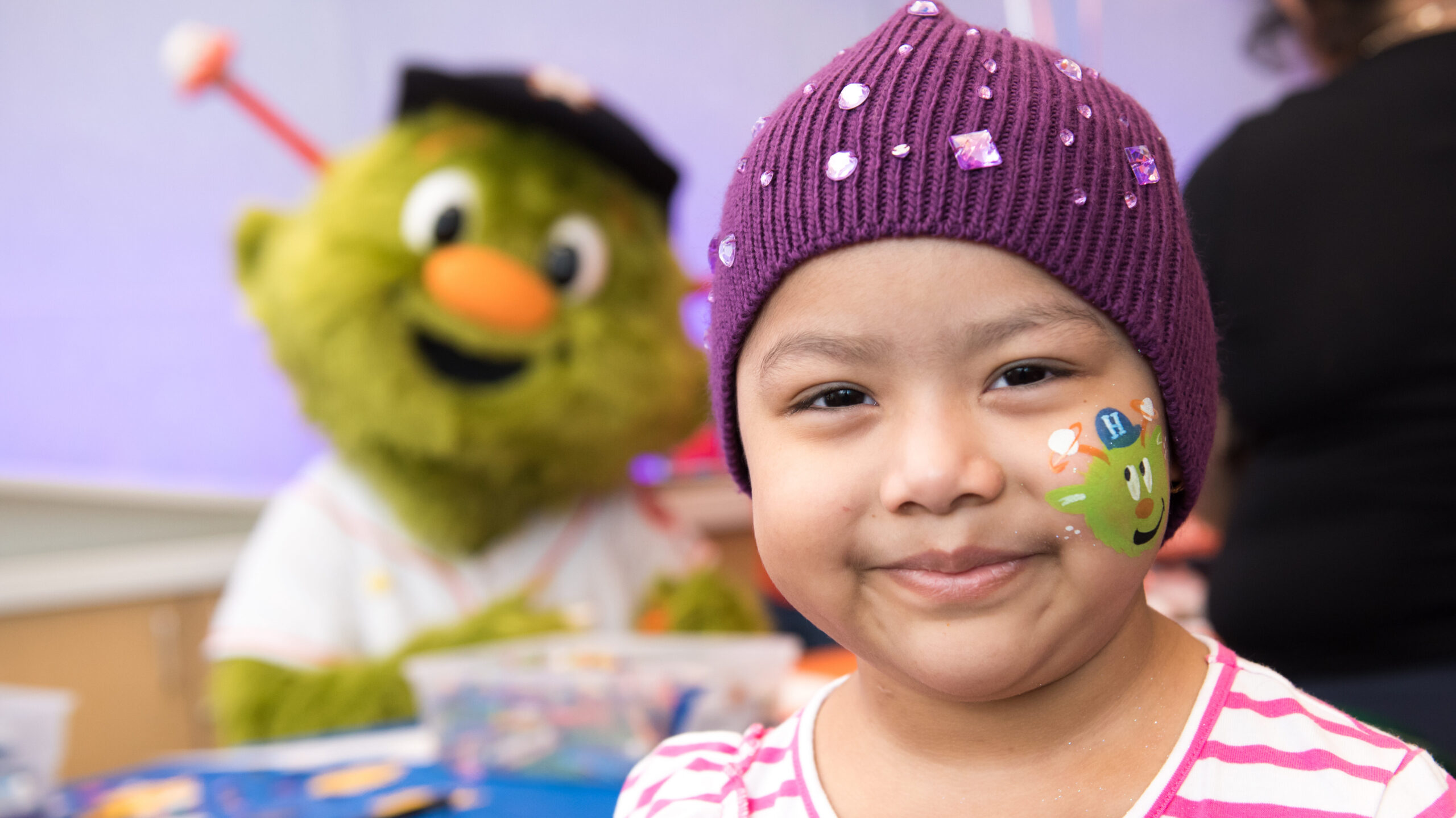 Sunshine Kids recipient during a visit from the Houston Astros.
